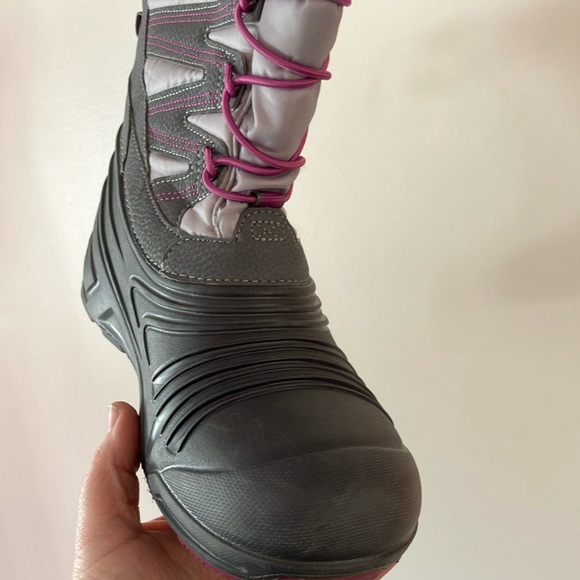 Chic Gray and Pink Winter Boots - Picture 2 of 9